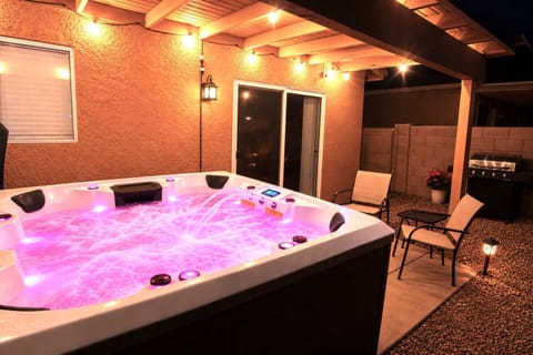Hot tub & Grill