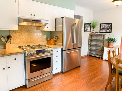 Fully stocked with everything you need to prepare a meal. 