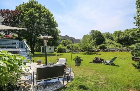 Narragansett beach summer rental backyard patio