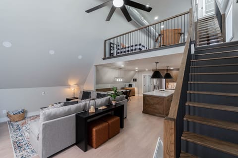 More picture descriptions to come soon, but go ahead and look at the rest...:D...