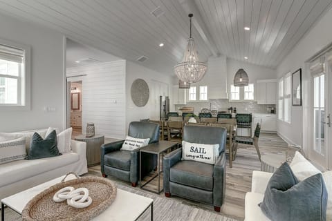 2nd Floor Living Area