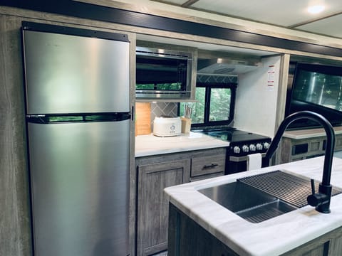 Fully equipped kitchen. 