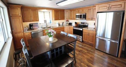 Lake level kitchen/dining