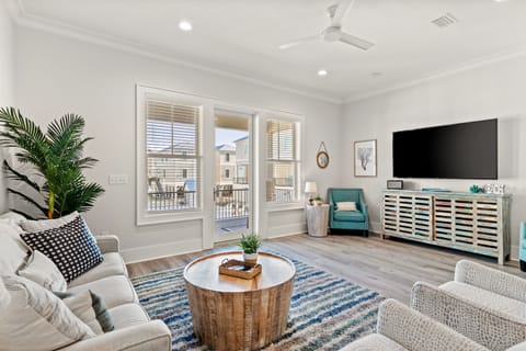 Open space concept for relaxing evenings & plenty of space for the whole family.