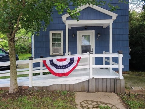 Front entry with ramp