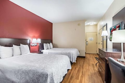 2 Double size beds; perfect for your vacation!