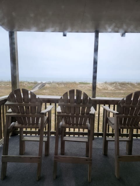 Private Oceanfront Deck 
