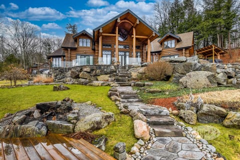 Main Cottage - Lake Side