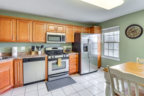 Kitchen | Cooking Basics | Toaster | Spices | Main Level