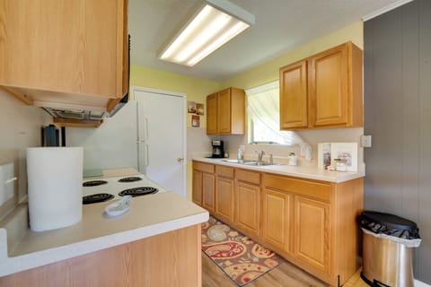 Kitchen | Main Level | Trash Bags + Paper Towels