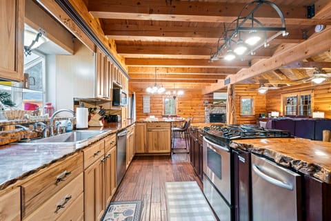 A chef’s dream—cook up family feasts with ease in the fully equipped kitchen.