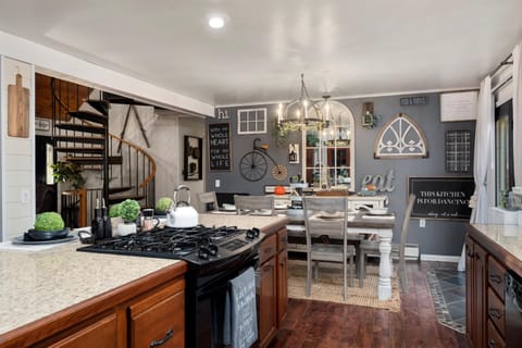 Dining room main floor 