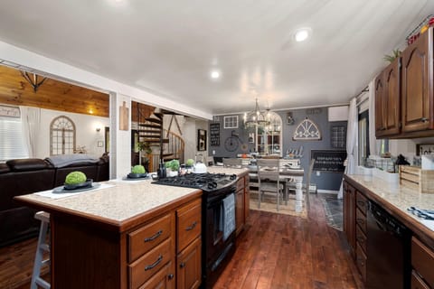 Kitchen-dining room-living room. Open concept