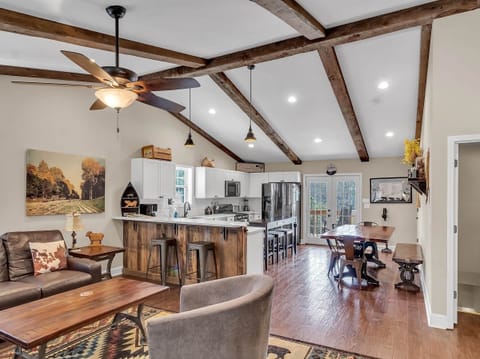 3bearsretreat-smoky2