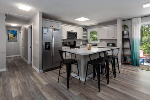 Island seating for 4