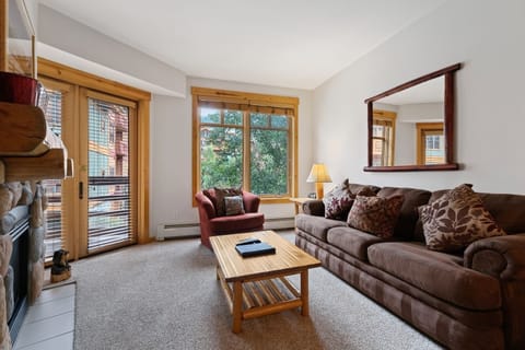 Living Room, Room, Indoors, Furniture, Couch