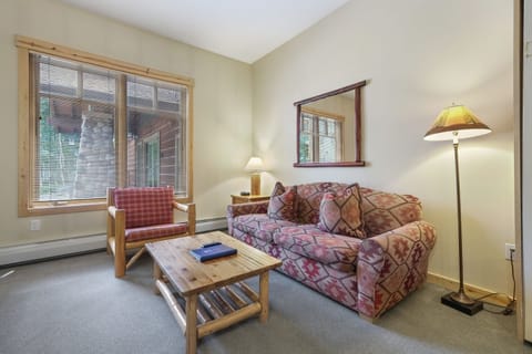 Living Room, Room, Indoors, Couch, Furniture