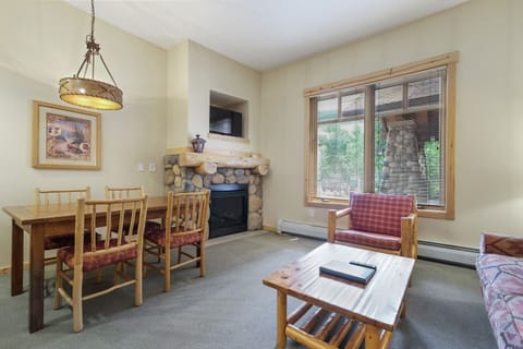 Living Room, Room, Indoors, Flooring, Furniture