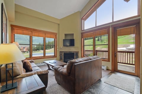 Flooring, Living Room, Indoors, Room, Couch