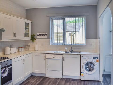 Kitchen | Huddersfield House, Huddersfield