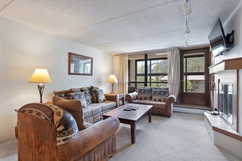 Living Room, Room, Indoors, Couch, Furniture