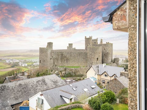 View from bathroom | Galeri Harlech Townhouse, Harlech