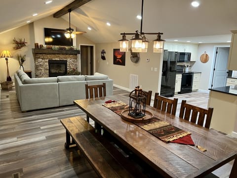 Welcome to The River Lake Lodge