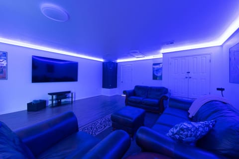 AMAZING THEATER ROOM WITH SURROUND SOUND VIZIO SPEAKERS AND MOOD LIGHTING
