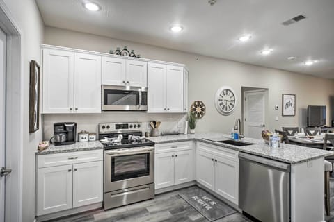 Kitchen | Keurig Duo Coffee Maker | Complimentary Snacks