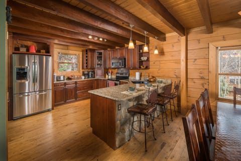 Fully stocked, open kitchen + countertop dining for 3 additional guests