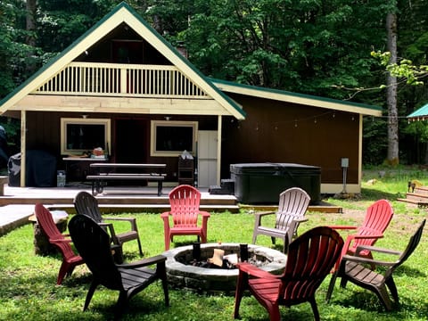 Fire pit, Hot tub, and Cabin deck