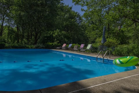 Shea Oaks Getaway Pool