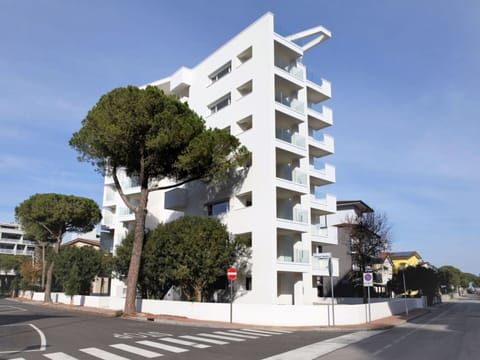 Sky, Building, Property, Infrastructure, Tree, Urban Design, Arecales, Architecture, House, Condominium