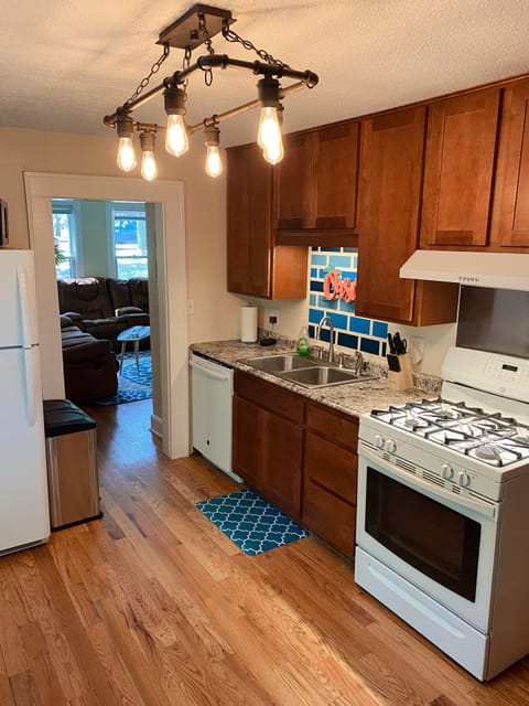 Kayaker's Kitchen
- Fridge/Freezer
- Microwave
- Stove
- Plates, Bowls, cups etc