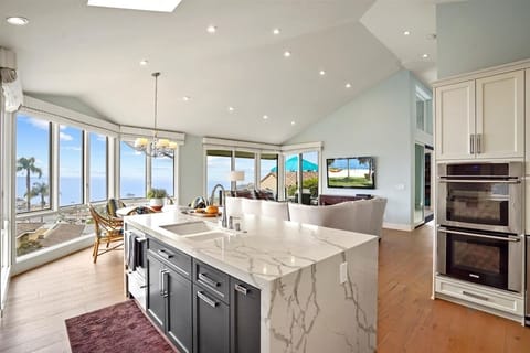 Chefs dream - ocean view kitchen