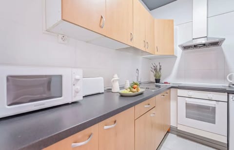 4 bedrooms + 2 bathrooms apartment