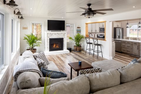 Open concept living/dining with breakfast bar 