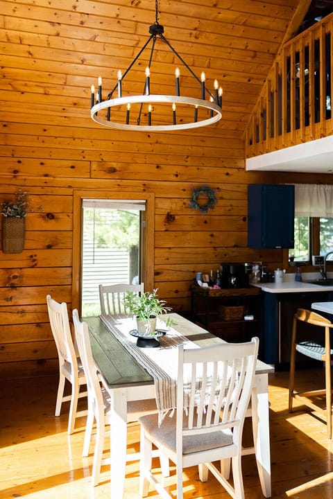 Seating to fit 6 comfortably plus 3 bar stools at counter