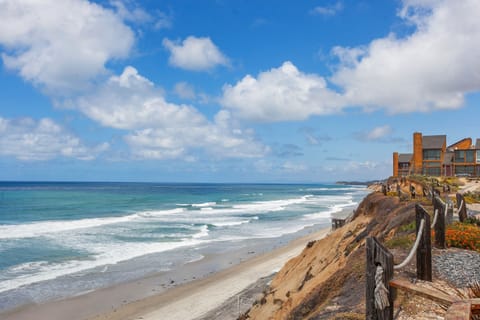 Steps to the beach: We are 3 minute walk to the ocean