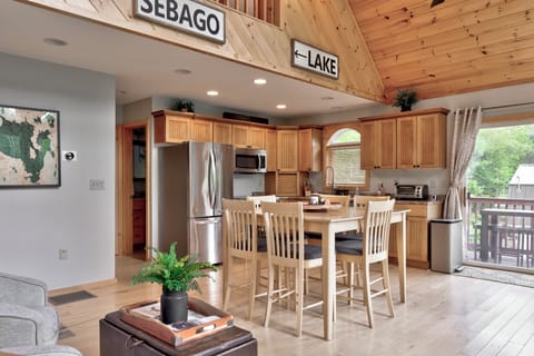 Main Floor (2nd Level)