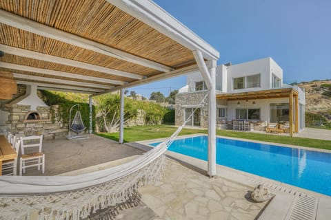 enjoy the relaxing place around the pool 