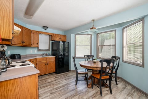Kitchen with 4 seater dining area