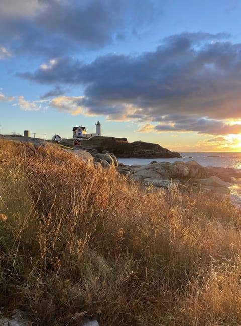 Hello, Hola, Ciao, Ola  from the coast of Maine! Nubble light 