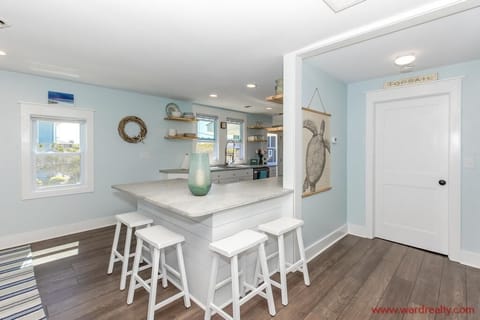 Additional Dining at Counter