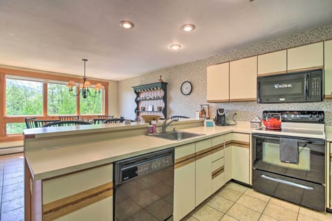 Kitchen | Top Level | Keurig Coffee Maker | Crockpot | Dishwasher