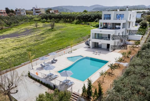 Modern apt,Huge Swimming pool,Near all amenities,Rethymno 2