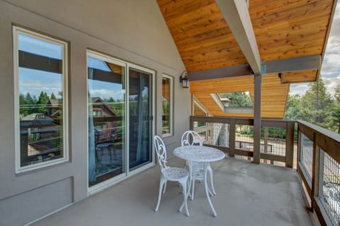 3rd floor private balcony with filtered lake views