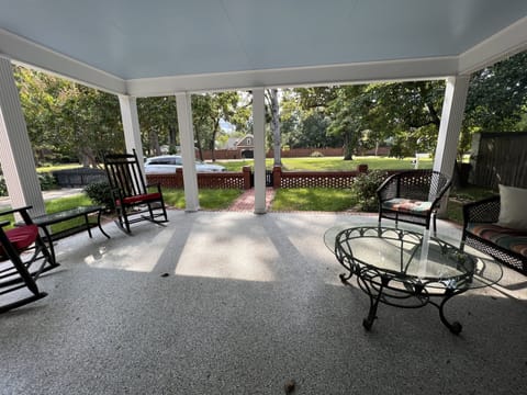 Quiet no-thoroughfare street