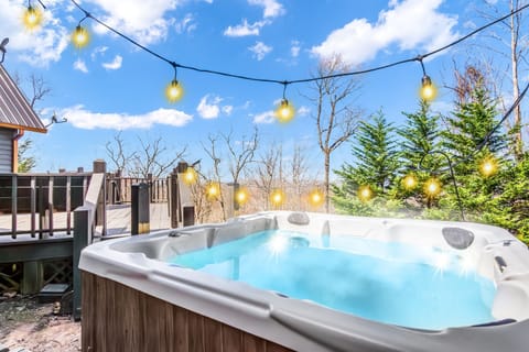 Enjoy the 6 person Hot Tub while looking out over Lake Blue Ridge