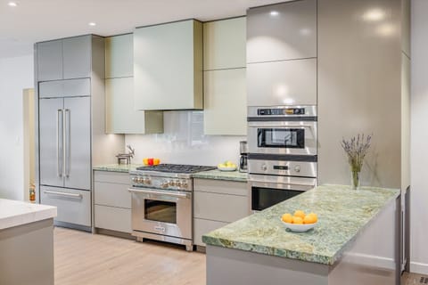 Fully-equipped kitchen